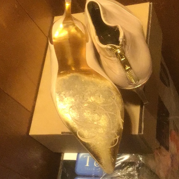 Used Bootie Shoes - Picture 6 of 6